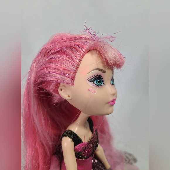 Ever After High Doll Thronecoming CA Cupid Doll- TLC Missing Hands, Ripped Dress - Picture 10 of 10